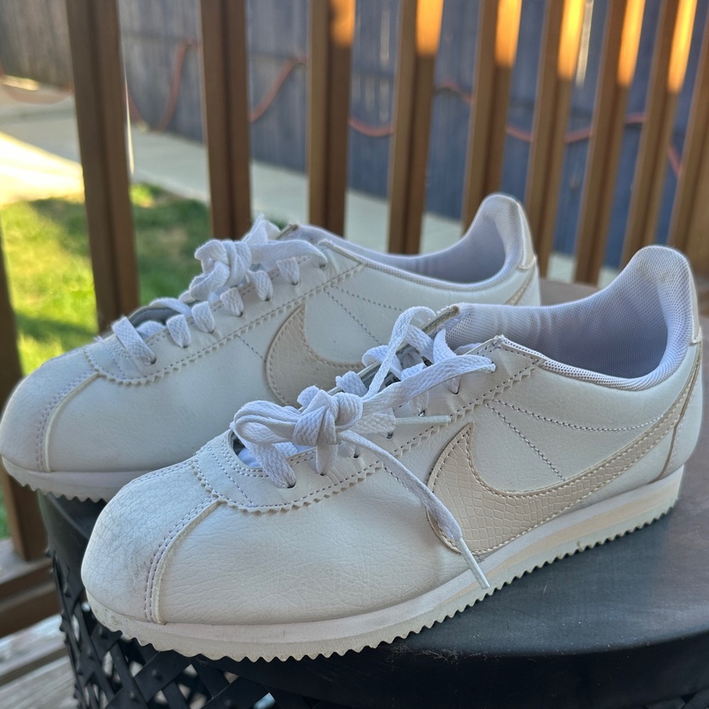 Nike White Leather Sneakers